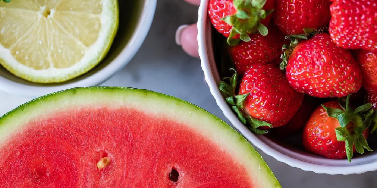 Jugo hidratante de sandía, frutillas, limón y menta