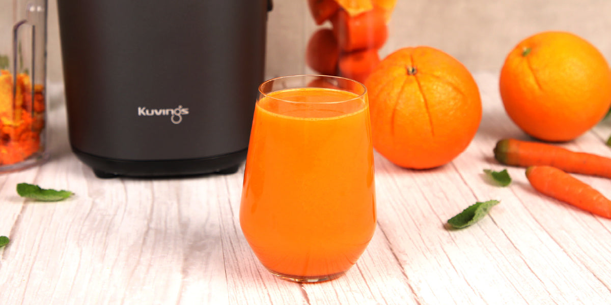 Jugo de naranja, zanahoria, ananá y jengibre